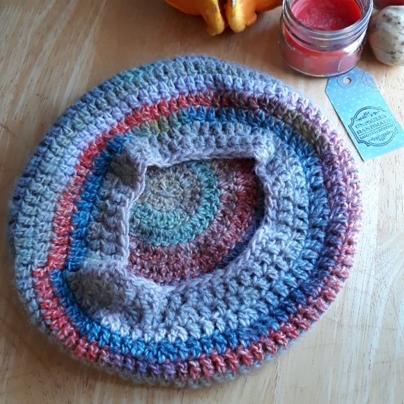 Handmade multicolored beret - Picture 3 of 4